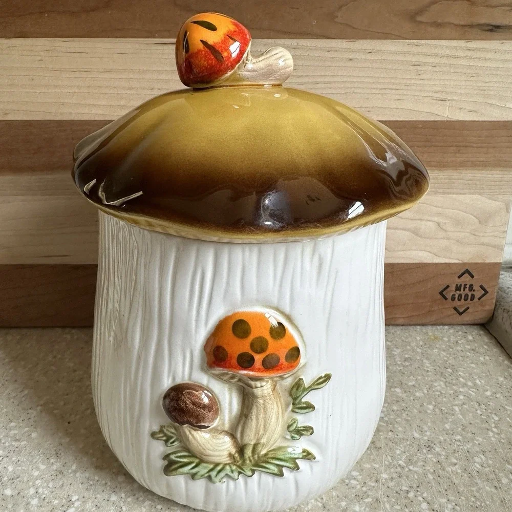 1978 Merry Mushroom Sugar Canister 8.5